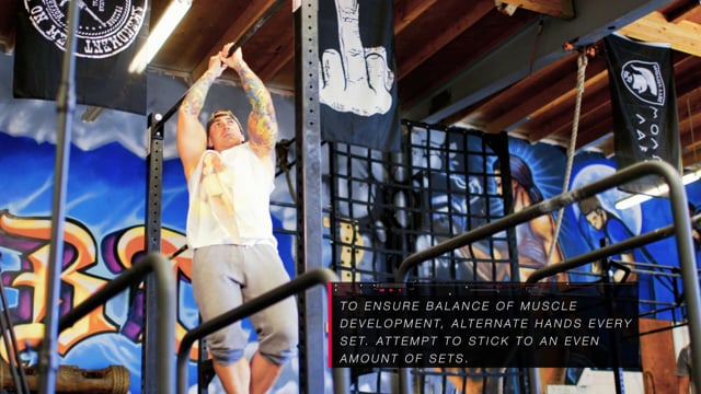 Alternating Hammer Pull-Ups